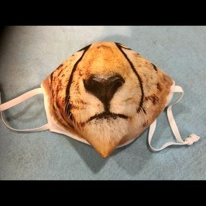 Handmade adjustable face mask